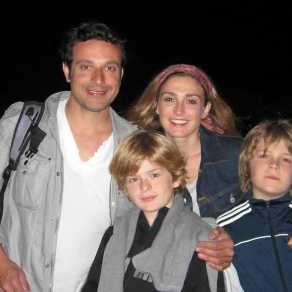 La célèbre ex-compagne de Bruno Salomone lui rend un hommage poignant.

Capture d'écran Instagram de Julie Gayet.