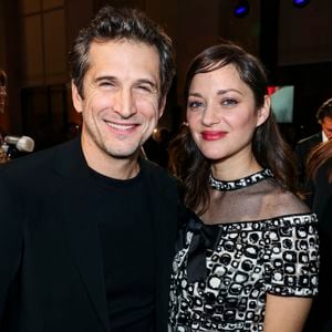 Guillaume Canet et sa compagne Marion Cotillard (en Chanel) - Intérieur du dîner Chanel des révélations César 2020 au Petit Palais à Paris, le 13 janvier 2020.
© Olivier Borde/Bestimage