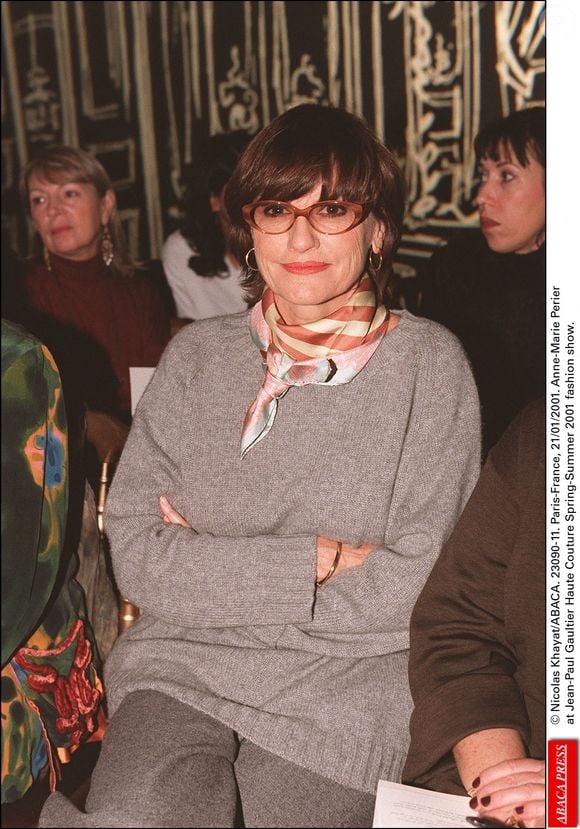 Anne-Marie Périer au défilé Jean-Paul Gaultier Haute Couture Printemps-Eté 2001.  Paris, France, le 21 janvier 2001. Crédit Nicolas Khayat/Abaca