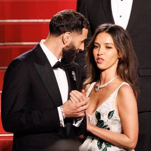 Karim Benzema et Lyna Khoudri à la descente des marches du film « 13 jours 13 nuits » lors du 78ème Festival International du Film de Cannes. Le 23 mai 2025
© © Jacovides-Moreau / Bestimage / Bestimage