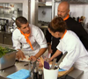 Après avoir évolué dans la restauration gastronomique et dirigé plusieurs restaurants d’hôtels étoilés, cet ancien candidat de "Top Chef" a pris la décision de tout changer en ouvrant une sandwicherie à Rennes.


"Top Chef"