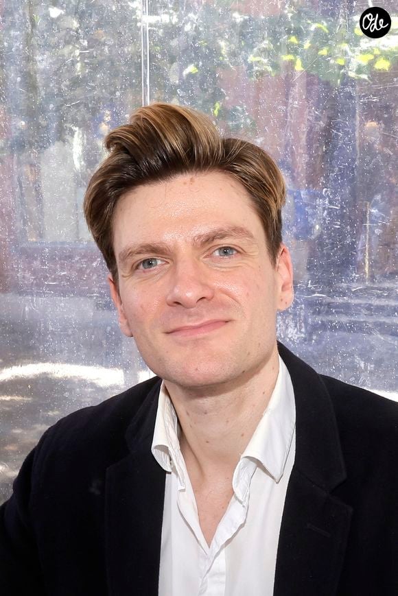 L'essayiste et chroniqueur bordelais avait rapidement exprimé ses regrets quant à cette décision.

Paul Melun lors de la 3ème édition du salon du livre à Saint-Germain-des-Prés "Des pages avant la plage" à Paris le 6 juin 2026.

© Cédric Perrin / Bestimage
