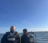 Sur Instagram, le chef publie une rare photo avec son fils.

Philippe Etchebest et son fils Oscar-Louis en Bretagne.