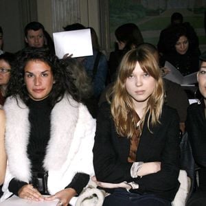 Caroline Doucey, Barabara Cabrita, Lea Seydoux et Sheryfa Luna sont au premier rang pour le défilé de la collection Haute-Couture printemps-été 2009 du créateur libanais Georges Hobeika, à Paris, France, le 26 janvier 2009. Photo par Marco Vitchi/ABACAPRESS.COM