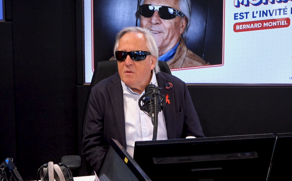 Gilbert Montagné se confie sur sa cécité lors d’une interview radio.

Gilbert Montagné invité de Bernard Montiel sur RFM