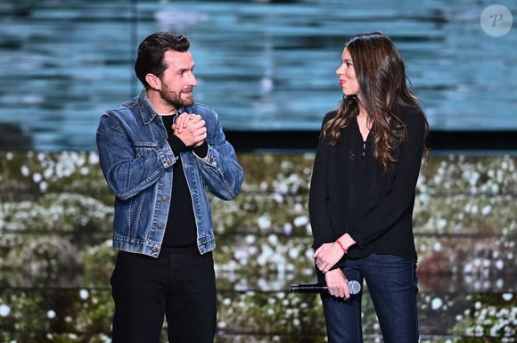 Pablo Mira et sa femme Lisa Brunet - Surprises - Enregistrement de l'émission "La chanson secrète", présentée par N.Aliagas et diffusée le 1er décembre sur TF1 © Guillaume Gaffiot-Cyril Moreau / Bestimage