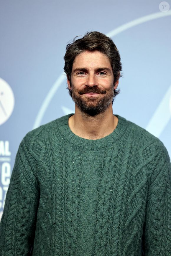Tom Leeb - Tapis rouge lors du 29ème Festival International du Film de Comédie de l'Alpe d'Huez le 22 Janvier 2026. © Dominique Jacovides/Bestimage
