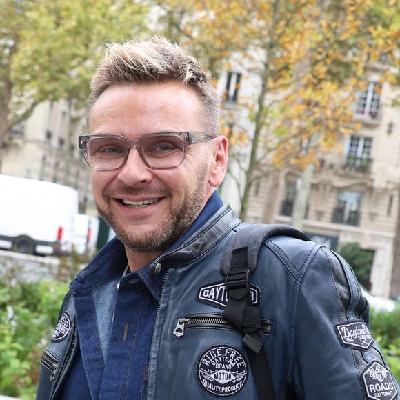 "C’était un grand moment mais j’ai été tellement déçu de sa réponse", a-t-il ainsi révélé dans l'émission "Buzz TV" du "Figaro"

Jean-Philippe Janssens (JeanFi Janssens) - Les célébrations aperçues à proximité des studios de RTL à Neuilly-sur-Seine, le 15 octobre 2025.
© Agence / Bestimage