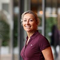 Moins de deux mois après son dernier JT, Anne-Sophie Lapix de retour à la télé ! M6 donne la date de sa première sur la chaîne