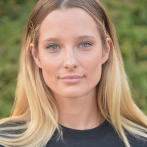 Très amoureuse, Ilona Smet va ainsi agrandir sa petite famille. Pour le plus grand bonheur de tout le clan Hallyday. 

Ilona Smet - Front Row du défilé Lacoste Collection Prêt-à-Porter Printemps/Eté 2020 lors de la Fashion Week de Paris, le 1er octobre 2019. © Veeren Ramsamy-Christophe Clovis/Bestimage