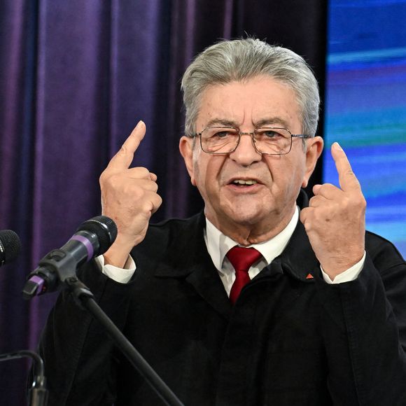 Jean-Luc Mélenchon, lors de son discours sur le stand de LFI, à la Fête de l'Humanité 2025 sur la base 217 au Plessis-Pâté le 13 septembre 2025.

© Lionel Urman / Bestimage