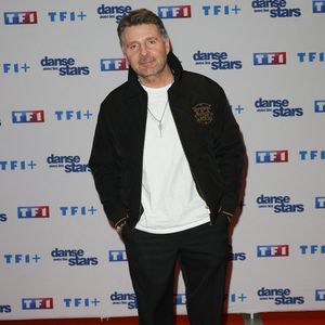 Philippe Lellouche - Photocall de lancement de la saison 2026 de "Danse avec les stars" (DALS) au siège de TF1 à Boulogne-Billancourt le 18 décembre 2025. © Coadic Guirec/Bestimage