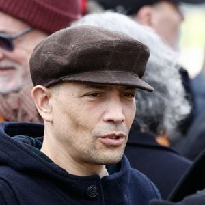 Steevy Boulay - Sorties des obsèques d'Isabelle Mergault à la Coupole du Père-Lachaise à Paris le 30 mars 2026. Photo par Cyril Moreau - Dominique Jacovides / Bestimage