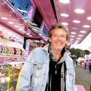 Semi-exclusif - Jean-Luc Reichmann lors de l'ouverture de la Fête à Neuneu 2023, la fête foraine du bois de boulogne célèbre ses 40 ans, à Paris, France, le 1er septembre 2023. Du 1er septembre au 15 octobre 2023.. Grâce à la générosité des forains qui ont offert la soirée d’inauguration de la Fête à NeuNeu et à l’investissement de J.L.Reichman, l’association "Innocence En Danger" a récolté la somme de 23 000 €. La fête à NeuNeu est ouverte tous les jours Porte de La Muette jusqu’au 15 octobre. © Cédric Perrin/Bestimage