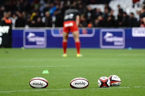 Avant cela, un journaliste en CDD a été évincé pour “harcèlement d'ambiance”

Illustration - Ballon - 23 ème journée de championnat de rugby du TOP14 RC Toulon - Toulouse (19-15) au stade vélodrome à Marseille (match délocalisé) le 23 avril 2022.
© Norbert Scanella / Panoramic / Bestimage