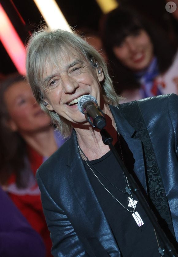 Jean-Louis Aubert - Les célébrités se mobilisent pour la 38ème édition du Téléthon dans les studios de France 2 à Paris © Coadic Guirec / Bestimage
