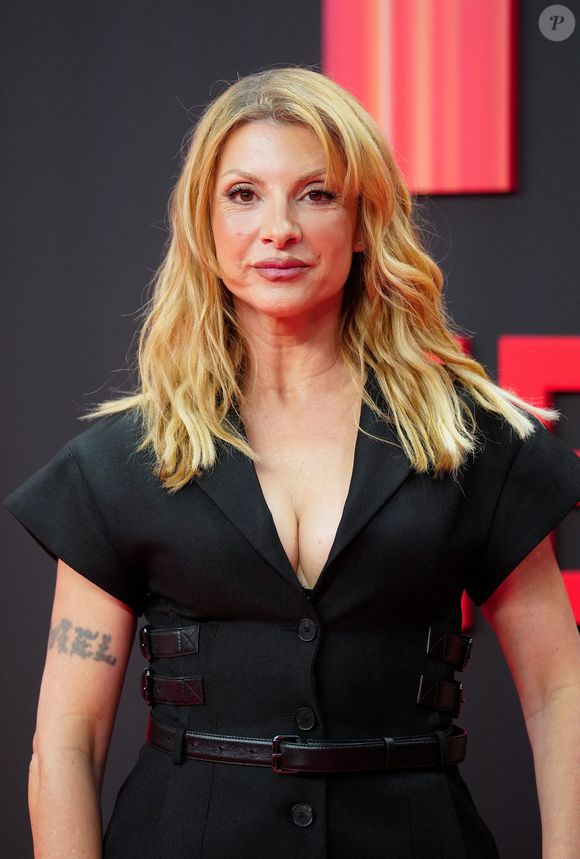"Je ne dois d'argent à personne. Si c'était le cas, ce serait du gâteau : j'appellerais deux amis, ils auraient payé ma dette et j'aurais tout gardé", a-t-elle conclu avec un brin de malice.

Najwa Nimri - Photocall de la soirée Netflix 10 jiun 2025 LALO YASKY / BESTIMAGE