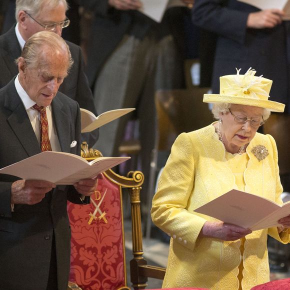 Archives - La reine Elizabeth II d'Angleterre et le prince Philip, duc d'Edimbourg lors de la cérémonie de Thanksgiving, à l'occasion du 90ème anniversaire de la reine, en la cathédrale St Paul à Londres. Le 10 juin 2016
Crédit : Mirrorpix / Bestimage