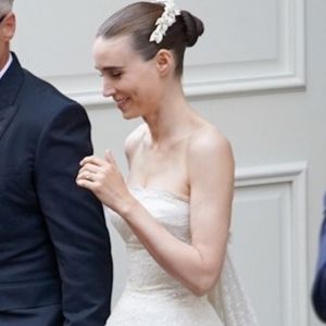 Rooney Mara et Joaquin Phoenix à la sortie de l'hôtel Carlton à Cannes le 16 mai 2025. 
Backgrid USA / Bestimage