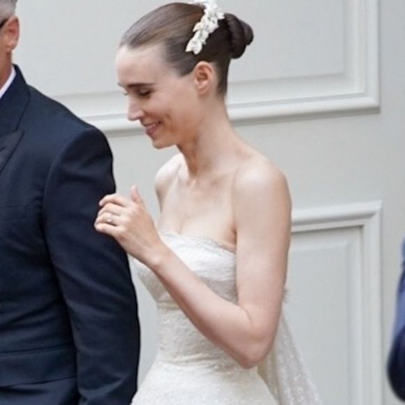 Rooney Mara et Joaquin Phoenix à la sortie de l'hôtel Carlton à Cannes le 16 mai 2025. 
Backgrid USA / Bestimage