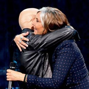 Zazie et Florent Pagny partagent une relation forte depuis de nombreuses années.

Florent Pagny et Zazie - Enregistrement de l'émission "Avec Florent, tout le monde ELA" à La Seine Musicale à Paris. © Cyril Moreau-Dominique Jacovides / Bestimage