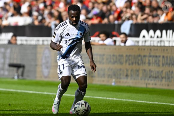 Moses Simon (Paris FC) - Match de Ligue 1 McDonald's entre l'OGC Nice et le Paris Football Club le 28 septembre 2025 au stade Allianz Riviera de Nice.  |Match de Ligue 1 McDonald's "OGC Nice - PFC (1-1)" à l'Allianz Riviera Stadium