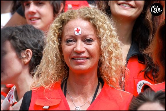 Le 17 octobre 2026, elle proposera ainsi au Studio Pulsar, à Joinville-le-Pont, six heures consacrées notamment à la respiration, aux émotions, au lâcher-prise et à l'interprétation d'une chanson.

Raphaëlle Ricci lors de la quête nationale de la Croix-Rouge française, à Suresnes. © VANIER-VISAW / BESTIMAGE