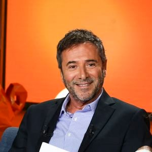 Bernard Montiel revient sur France 3 avec "Animalement vôtre", un magazine dédié au bien-être animal.

Exclusif - Bernard Montiel, sur plateau de la nouvelle émission "Animalement Vôtre" présentée par Bernard Montiel et diffusée sur France 3, à Paris, France

© Jack Tribeca/Bestimage