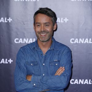 Archives - En France, à Paris, Yann Barthès lors de la conférence de presse de rentrée 2013-2014 de Canal+ à l'Electric Club le 28 août 2013.