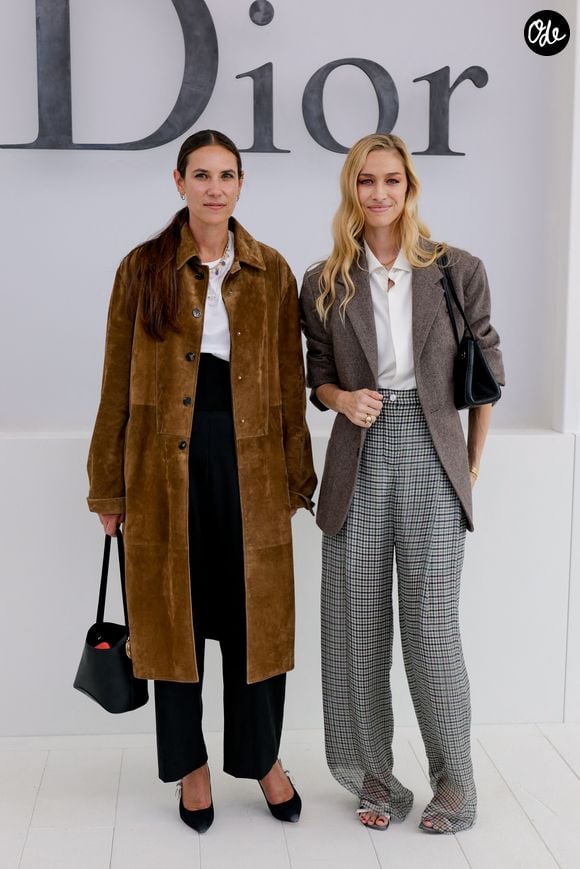 Tatiana Santo Domingo s’est également distinguée par son style bohème chic.

Tatiana Santo Domingo, Béatrice Borromeo au photocall du défilé Christian Dior Collection Femme Prêt-à-Porter Printemps/Eté 2027 lors de la Fashion Week de Paris (PFW) au Jardin des Tuileries, à Paris, France, le 29 septembre 2026. © Olivier Borde/Bestimage
