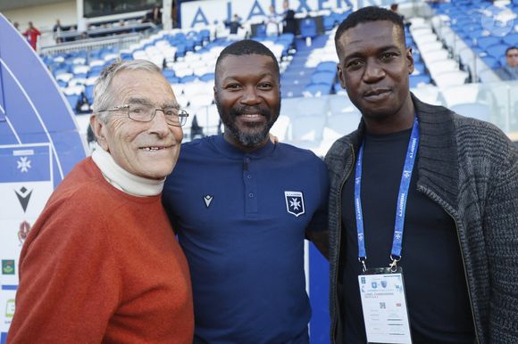Rétro - Décès de Gérard Bourgoin ancien président de l'AJA, victime d'une crise cardiaque à l'âge de 85 ans en rentrant du match Auxerre-Strasbourg - (Auxerre) Hommage aux vainqueurs de la Coupe de France 94 - Gerard Bourgoin - Djibrill Cisse - Olivier Kapo Stéphanie Grossetete/Panoramic/Bestimage