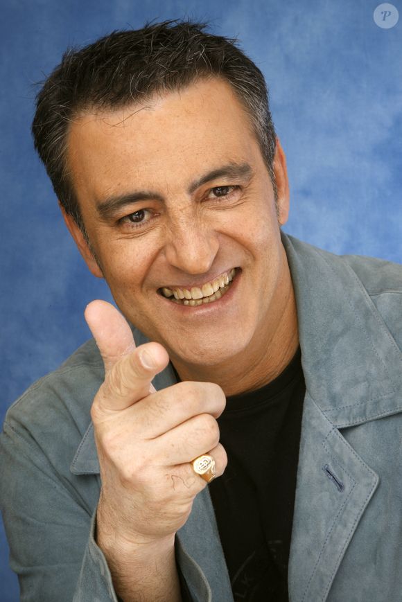 Phil Barney pose lors d'une séance photo à Paris, France, février 2009. Photo par VIM/ABACAPRESS.COM