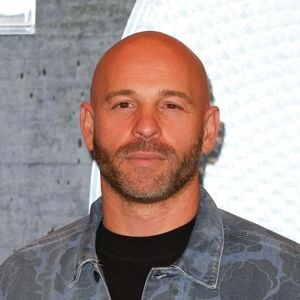 Il confie : "En faisant du tri chez moi, je me suis rendu compte que j'ai autant de baskets et elles ne sont pas toutes là, ce n'est pas très normal. Ce n'est pas très normal parce que c'est dû à des traumatismes de quand t'étais ado et que t'avais une paire par an que tu défonçais, que t'avais honte après"

Franck Gastambide - Avant-première de la série "Validé" saison 3 au cinéma le Grand Rex à Paris le 3 novembre 2025. © Coadic Guirec/Bestimage