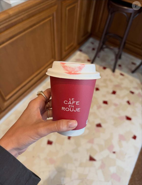 Jeanne Damas a partagé plusieurs images de son nouveau projet : le Café Rouje. Capture d'écran Instagram