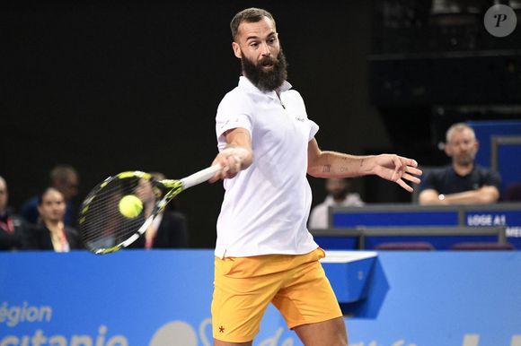 MONTPELLIER, FRANCE - 31 JANVIER : Benoit PAIRE (FRA) lors du 2ème tour du tournoi ATP 250 Open Sud de France contre Harold MAYOT (FRA) à Montpellier, France le 31 janvier 2024.