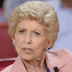 Hélène Carrère d'Encausse - Enregistrement de l'émission "Vivement Dimanche" à Paris le 18 Novembre 2015 et qui sera diffusée le 22 Novembre 2015 ; Invité principal Marina Carrère d'Encausse