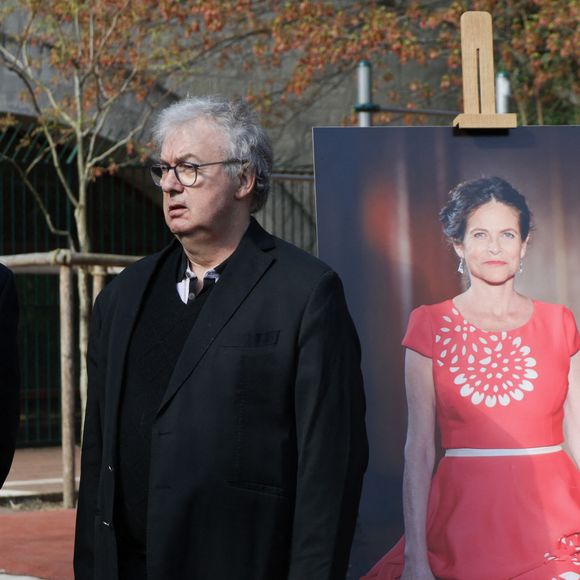 Exclusif - Jean-Pierre Pascal (Père de Charlotte Valandrey) et Dominique Besnehard lors de la cérémonie de dénomination d’un jardin en hommage à Charlotte Valandrey, au 17 rue Hector Malot dans le XIlème arrondissement de Paris, France, le 4 avril 2025. © Coadic Guirec/Bestimage