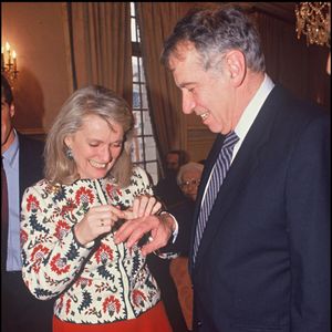 Dernière épouse du réalisateur Roger Vadim, elle a partagé avec lui douze années d'un bonheur intense.

Archives - Le mariage de Roger Vadim et Marie-Christine Barrault à Levallois Perret en 1990.

© Bestimage