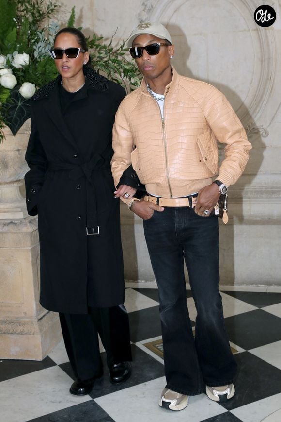 Construit en 1892 pour la Fondation Thiers, ce bâtiment iconique abritait le très sélect Saint James Club en 1980, un repaire chic directement inspiré des fameux gentlemen's clubs londoniens. 

Helen Lasichanh et Pharrell Williams - Défilé de Mode Christian Dior - Photocall, Collection Haute Couture Printemps/Été 2026, dans le cadre de la Fashion Week de Paris, France, le 26 Janvier 2026. 

© Bertrand Rindoff / Bestimage