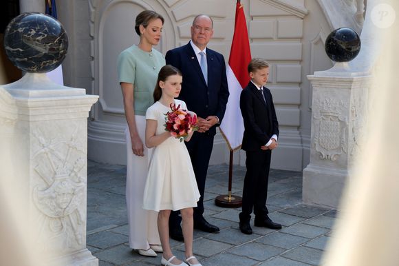 Le prince Albert II de Monaco, la princesse Charlène et leurs enfants accueillent le président Emmanuel Macron , sa femme Brigitte et une délégation au palais princier à Monaco le 7 juin 2025
© Ludovic Marin / Pool / Bestimage