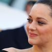 "J'en consomme tous les jours" : À 49 ans, Marion Cotillard ne jure que par cette astuce anti-âge