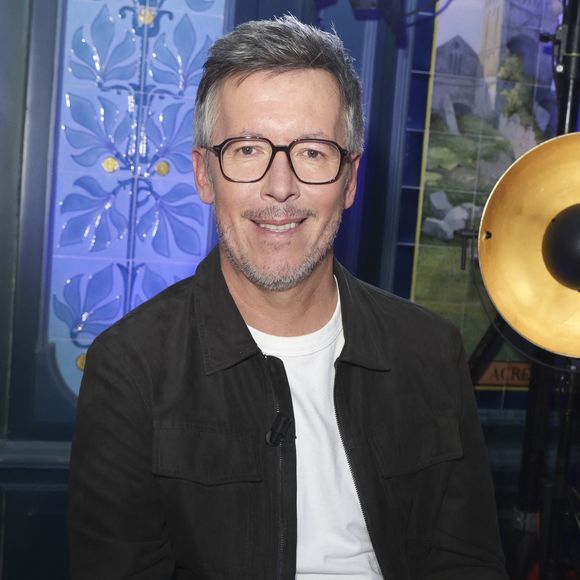 On vous explique tout !

Exclusif - Jean-Luc Lemoine - Enregistrement de l'émission "L'Invitation", présentée par B.Montiel et diffusée le 22 décembre sur Olympia TV
© Jack Tribeca / Bestimage