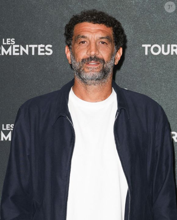 L'humoriste a évoqué son quotidien loin de la médiatisation.

Ramzy Bedia - Avant-première du film "Les tourmentés" à l'UGC Ciné Cité Les Halles à Paris le 3 septembre 2025. © Coadic Guirec/Bestimage