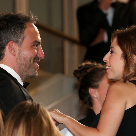 Direction un appartement chargé d’histoire familiale pour l'homme politique et essayiste. 

Raphael Glucksmann et Lea Salame assistent à la première de 'Redoubtable (Le Redoutable)' lors de la 70e édition du Festival de Cannes au Palais des Festivals le 21 mai 2017 à Cannes, France. Photo par Shootpix/ABACAPRESS.COM