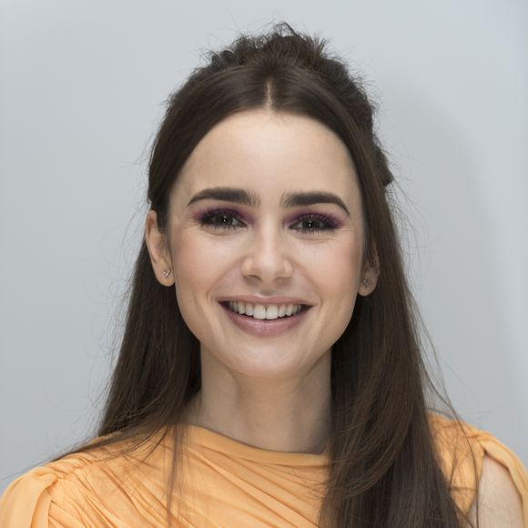 La 5e saison inédite de cette fiction sera mise en ligne sur Netflix d'ici la fin de l'année

Lilly Collins - Conférence de presse avec les acteurs de la série "Les misérables" à Beverly Hills. Le 2 février 2019.
Crédit : Action Press / Bestimage