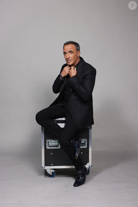 Exclusif - Nikos Aliagas - Studio avec les invités de l'enregistrement de l'émission "La chanson secrète N°14", présentée par N.Aliagas et diffusée le 26 décembre sur TF1, à Paris, France, le 9 décembre 2025. © Jacovides-Moreau/Bestimage