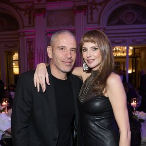 Les acteurs Medi Sadoun et Frédérique Bel étaient aussi présents pour célébrer les femmes

Medi Sadoun, Frédérique Bel - Première édition des Trophées Madame – Le Grand Dîner dans le cadre prestigieux de l'hôtel Peninsula à Paris le 6 mars 2025. Cet événement d’exception a réuni des figures influentes du monde de la culture, du sport, du luxe et de l’entrepreneuriat, venues célébrer les femmes qui façonnent et inspirent notre époque.
Placée sous le signe de l’excellence, de l’innovation et de l’audace, cette soirée a mis à l’honneur des personnalités féminines remarquables, sélectionnées pour leur impact et leur engagement dans leur domaine respectif.
Le trophée exclusif des « Trophées Madame » a été conçu par l’artiste de street art Leloluce, incarnant la force et la résilience des femmes d’aujourd’hui.
Les lauréates ont été choisies par un comité d’expertes influentes, issues du mouvement Women With Impact et reconnues pour leur discernement et leur engagement en faveur de la promotion des femmes. © Cyril Moreau/Bestimage