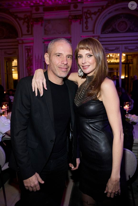 Les acteurs Medi Sadoun et Frédérique Bel étaient aussi présents pour célébrer les femmes

Medi Sadoun, Frédérique Bel - Première édition des Trophées Madame – Le Grand Dîner dans le cadre prestigieux de l'hôtel Peninsula à Paris le 6 mars 2025. Cet événement d’exception a réuni des figures influentes du monde de la culture, du sport, du luxe et de l’entrepreneuriat, venues célébrer les femmes qui façonnent et inspirent notre époque.
Placée sous le signe de l’excellence, de l’innovation et de l’audace, cette soirée a mis à l’honneur des personnalités féminines remarquables, sélectionnées pour leur impact et leur engagement dans leur domaine respectif.
Le trophée exclusif des « Trophées Madame » a été conçu par l’artiste de street art Leloluce, incarnant la force et la résilience des femmes d’aujourd’hui.
Les lauréates ont été choisies par un comité d’expertes influentes, issues du mouvement Women With Impact et reconnues pour leur discernement et leur engagement en faveur de la promotion des femmes. © Cyril Moreau/Bestimage