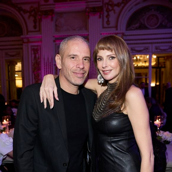 Les acteurs Medi Sadoun et Frédérique Bel étaient aussi présents pour célébrer les femmes

Medi Sadoun, Frédérique Bel - Première édition des Trophées Madame – Le Grand Dîner dans le cadre prestigieux de l'hôtel Peninsula à Paris le 6 mars 2025. Cet événement d’exception a réuni des figures influentes du monde de la culture, du sport, du luxe et de l’entrepreneuriat, venues célébrer les femmes qui façonnent et inspirent notre époque.
Placée sous le signe de l’excellence, de l’innovation et de l’audace, cette soirée a mis à l’honneur des personnalités féminines remarquables, sélectionnées pour leur impact et leur engagement dans leur domaine respectif.
Le trophée exclusif des « Trophées Madame » a été conçu par l’artiste de street art Leloluce, incarnant la force et la résilience des femmes d’aujourd’hui.
Les lauréates ont été choisies par un comité d’expertes influentes, issues du mouvement Women With Impact et reconnues pour leur discernement et leur engagement en faveur de la promotion des femmes. © Cyril Moreau/Bestimage