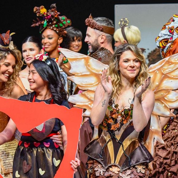 Une vidéo dévoilera prochainement les préparatifs

Katrina Patchett, Romelyn, Laurent Maistret, Nadège Beausson-Diagne et Juju Fitcats défilent lors du "Salon Du Chocolat 2023 - Chocolate Fair" 28ème édition au profit de Mecenat Chirurgie Cardiaque au Parc des Expositions De La Porte de Versailles le 27 octobre 2023 à Paris, France. Photo by Shootpix/ABACAPRESS.COM
